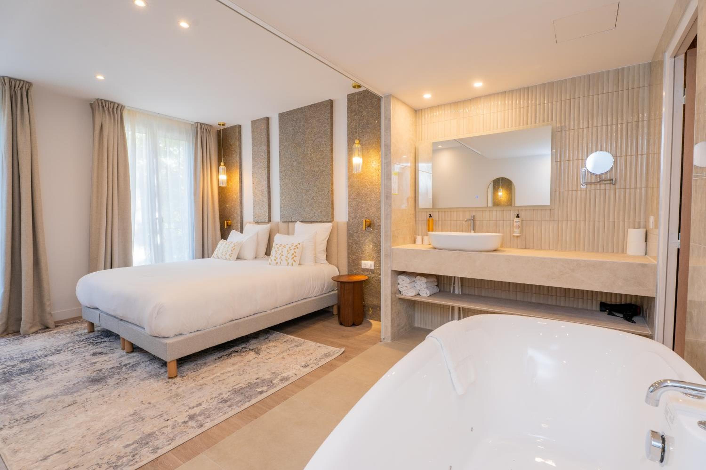 Suite avec baignoire îlot